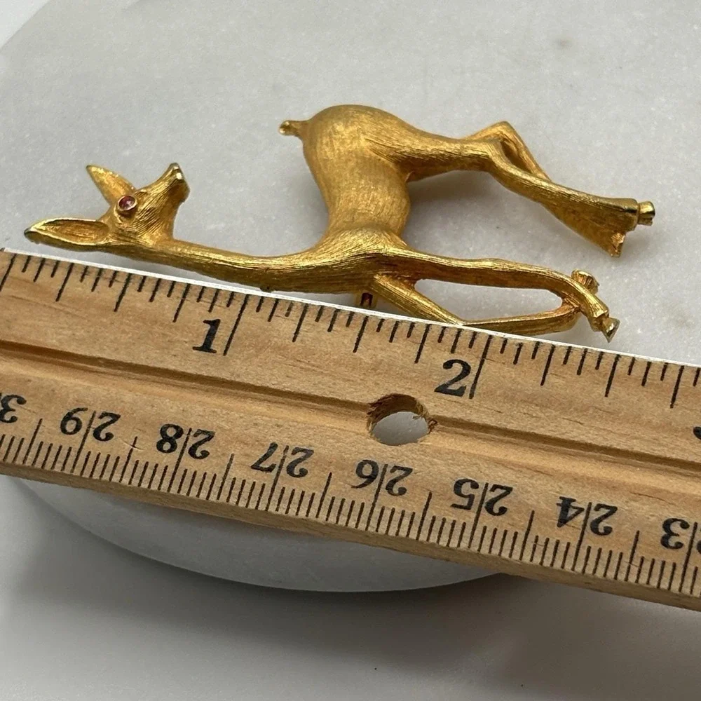 Vintage Deer Brooch Pin Brushed Goldtone Glass Eyes MCM Retro Christmas